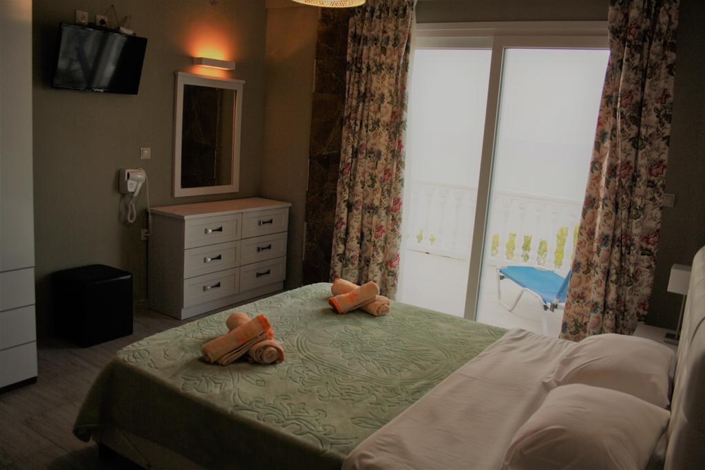 Laura Beach House Alykes  Ngoại thất bức ảnh