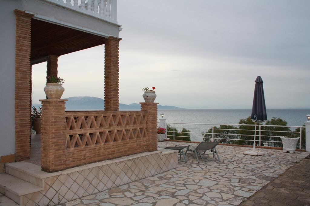 Laura Beach House Alykes  Ngoại thất bức ảnh
