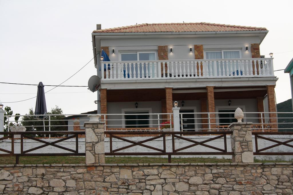 Laura Beach House Alykes  Ngoại thất bức ảnh