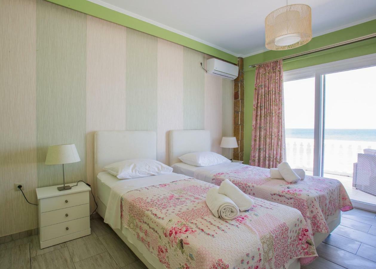 Laura Beach House Alykes  Ngoại thất bức ảnh